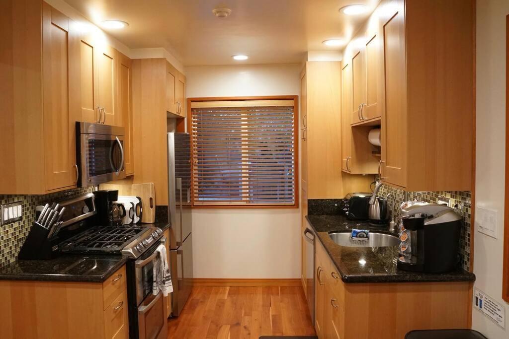 Luxury 1 Bedroom Unit-Walk To Beach -Baby Friendly Лос Анджелис Екстериор снимка